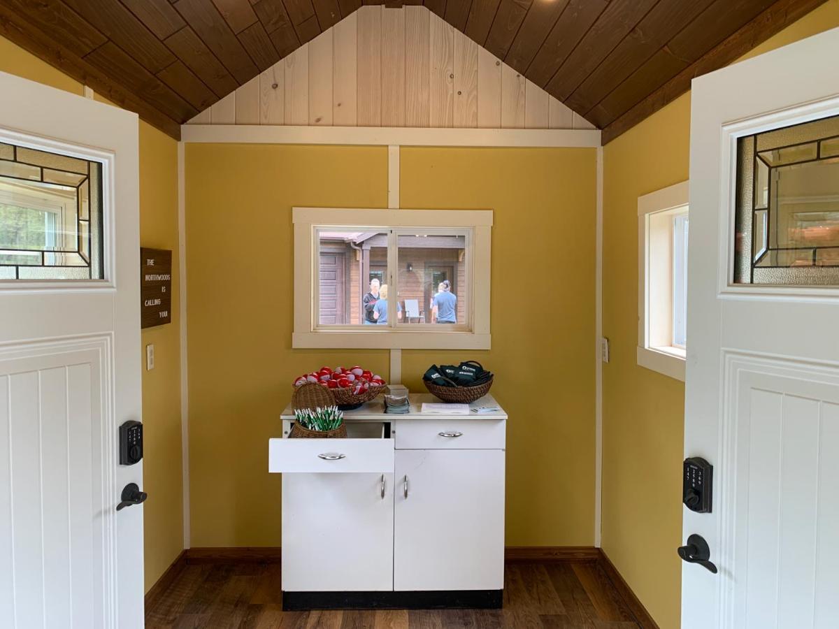 Land O'Lakes Deerwood Resort - Whippoorwill Cabin المظهر الخارجي الصورة